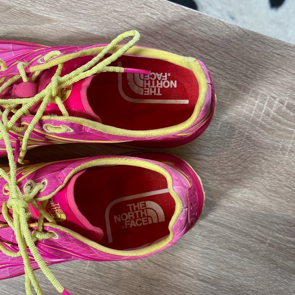 The North Face Ultra TR II Women's Trail Running Shoes Glo Pink, Chiffon Yellow - Picture 7 of 12
